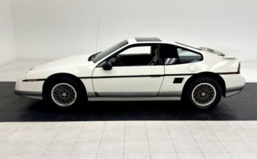 Pontiac-Fiero-1986-White-Gray-46