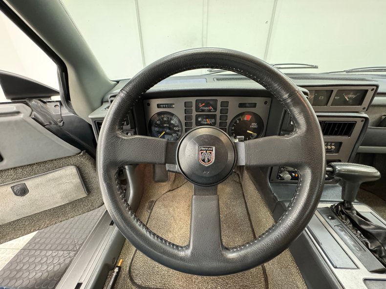 Pontiac-Fiero-1986-White-Gray-47