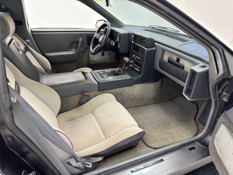 Pontiac-Fiero-1986-White-Gray-8