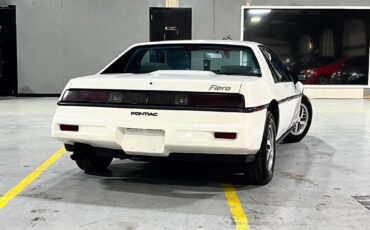 Pontiac-Fiero-1987-Coupe-6