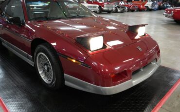 Pontiac-Fiero-1987-Maroon-Gray-11