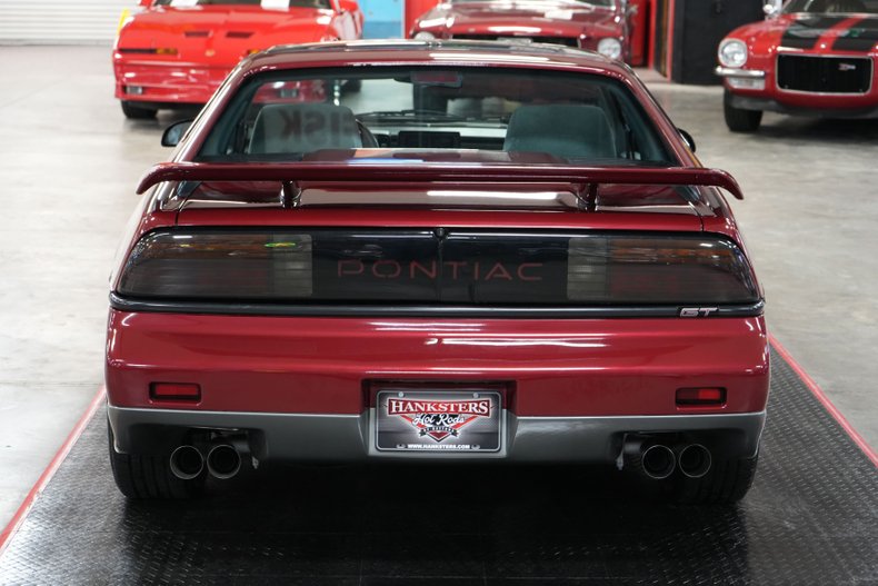 Pontiac-Fiero-1987-Maroon-Gray-17