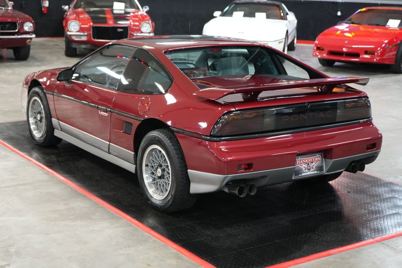 Pontiac-Fiero-1987-Maroon-Gray-22