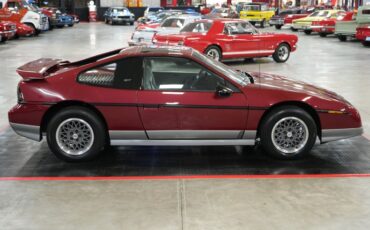Pontiac-Fiero-1987-Maroon-Gray-25