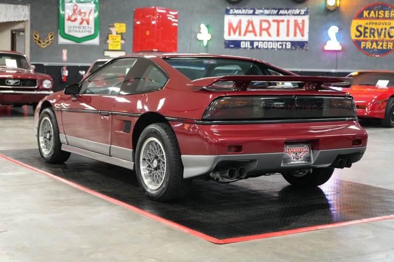 Pontiac-Fiero-1987-Maroon-Gray-28