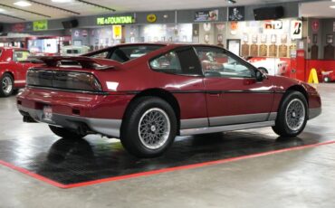 Pontiac-Fiero-1987-Maroon-Gray-30