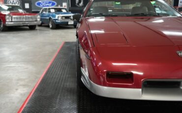 Pontiac-Fiero-1987-Maroon-Gray-32