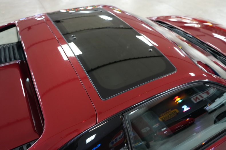 Pontiac-Fiero-1987-Maroon-Gray-42