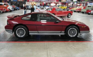 Pontiac-Fiero-1987-Maroon-Gray-44