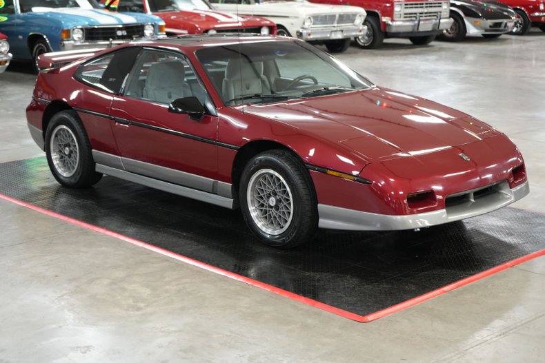 Pontiac-Fiero-1987-Maroon-Gray-45