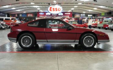Pontiac-Fiero-1987-Maroon-Gray-46