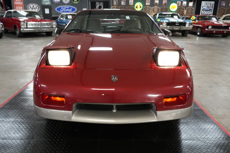 Pontiac-Fiero-1987-Maroon-Gray-48