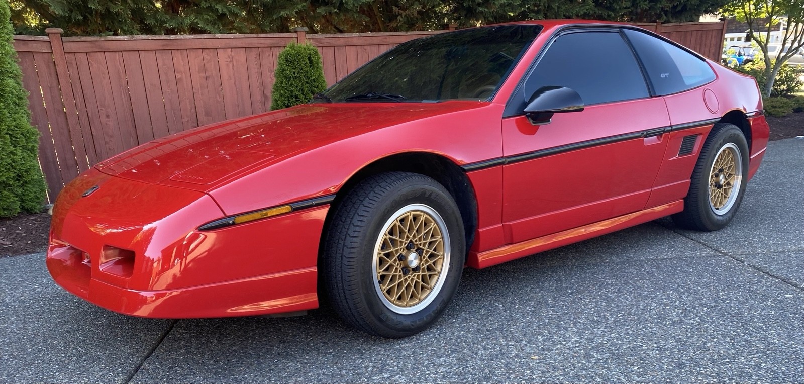 Pontiac-Fiero-1988-1