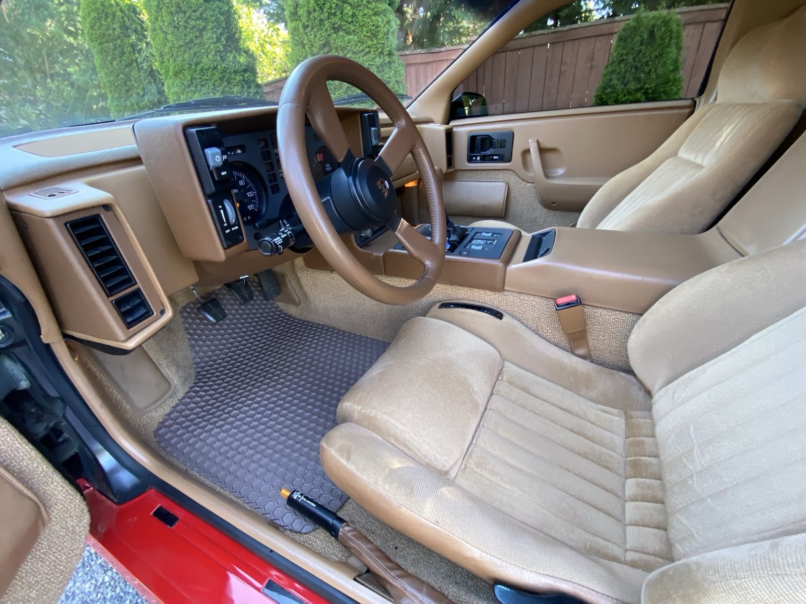 Pontiac-Fiero-1988-12