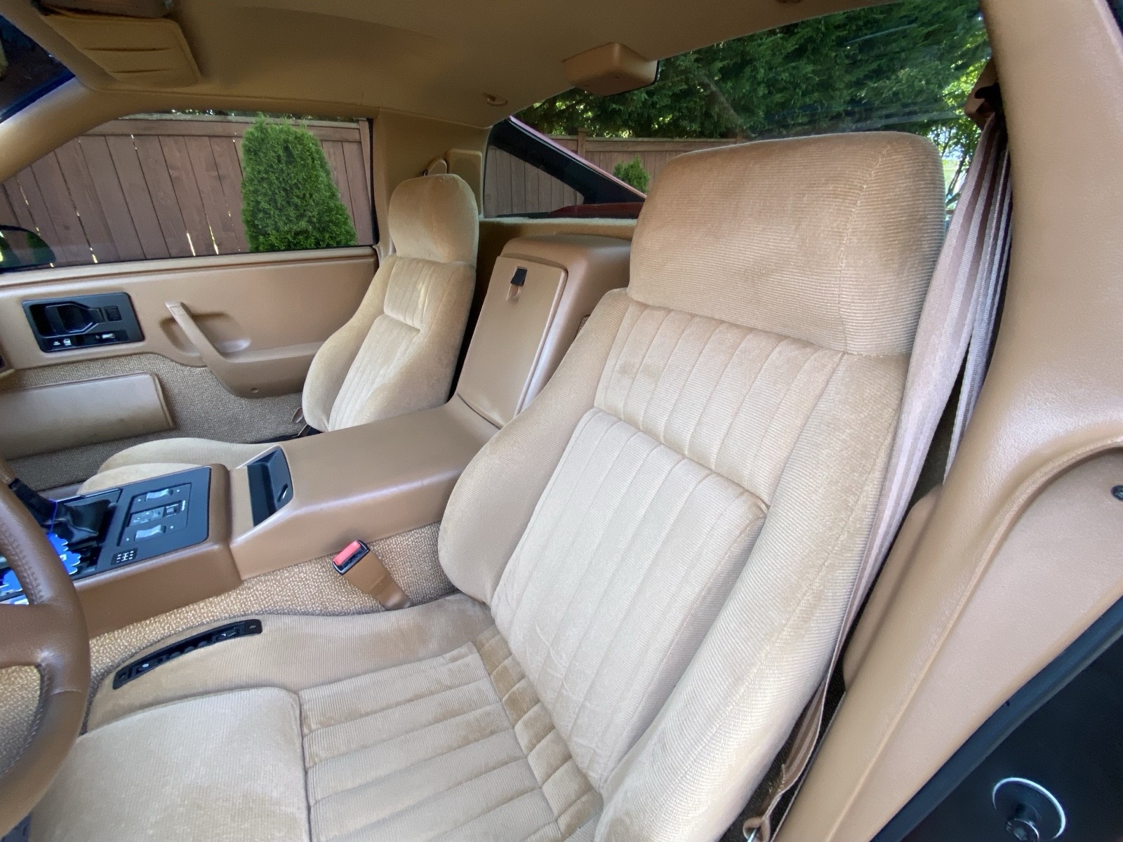 Pontiac-Fiero-1988-13