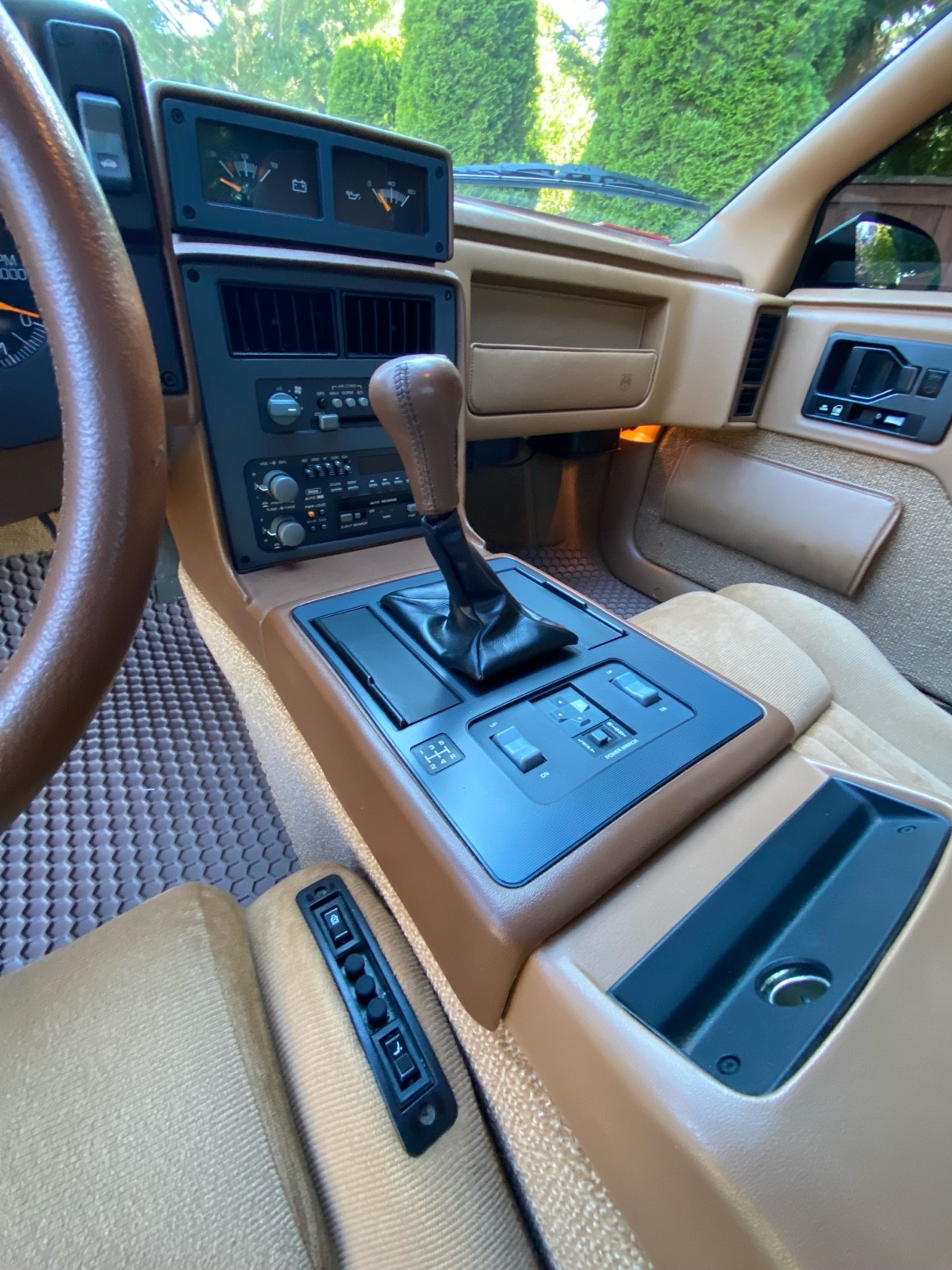 Pontiac-Fiero-1988-14