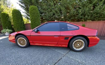 Pontiac-Fiero-1988