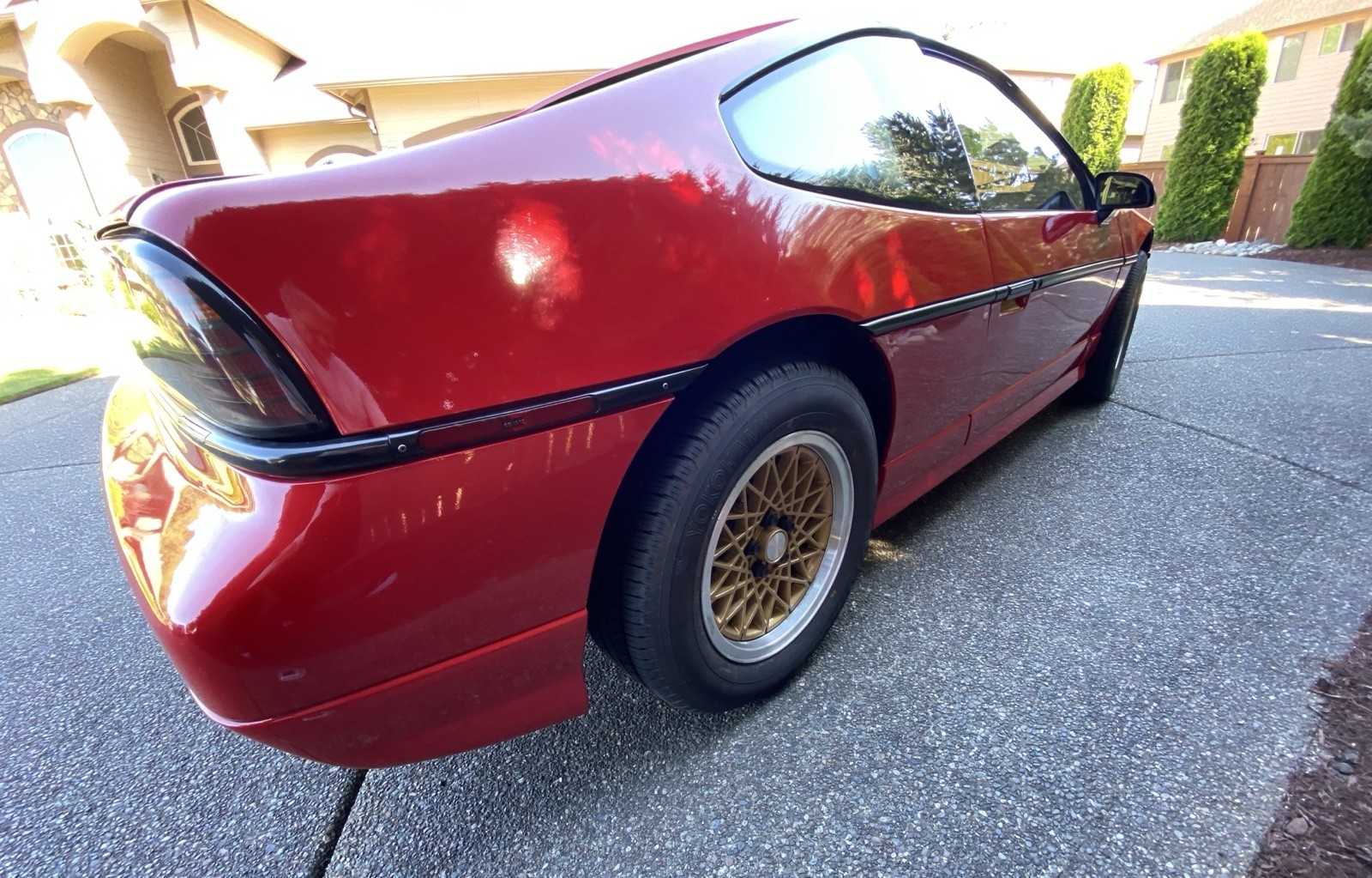 Pontiac-Fiero-1988-4