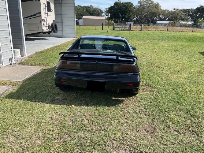 Pontiac-Fiero-1988-Black-1