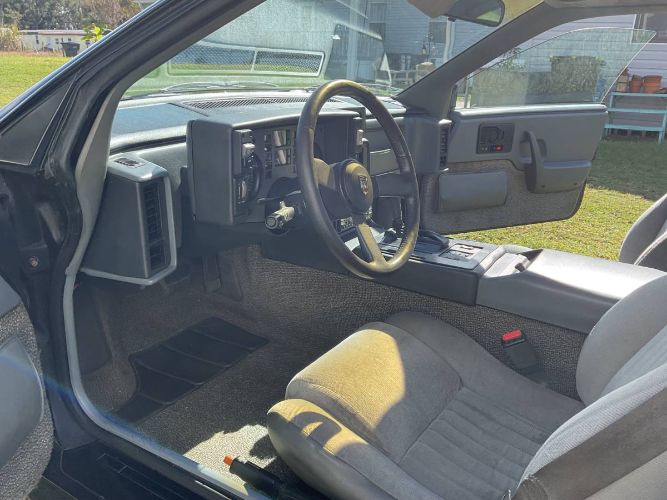 Pontiac-Fiero-1988-Black-16