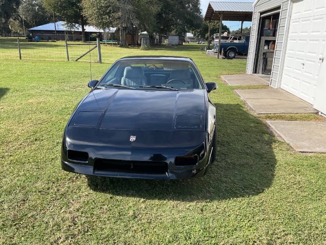 Pontiac-Fiero-1988-Black-21
