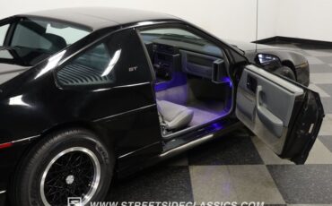 Pontiac-Fiero-1988-Black-Gray-10