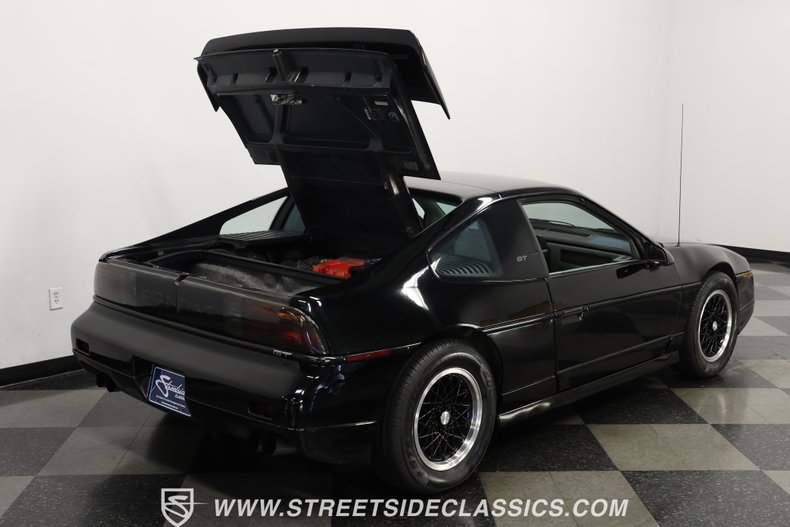 Pontiac-Fiero-1988-Black-Gray-11