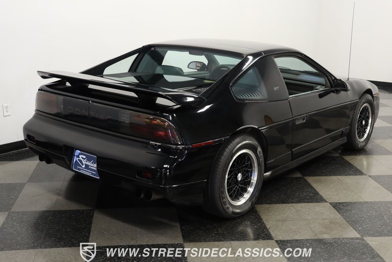 Pontiac-Fiero-1988-Black-Gray-20
