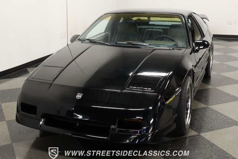 Pontiac-Fiero-1988-Black-Gray-25