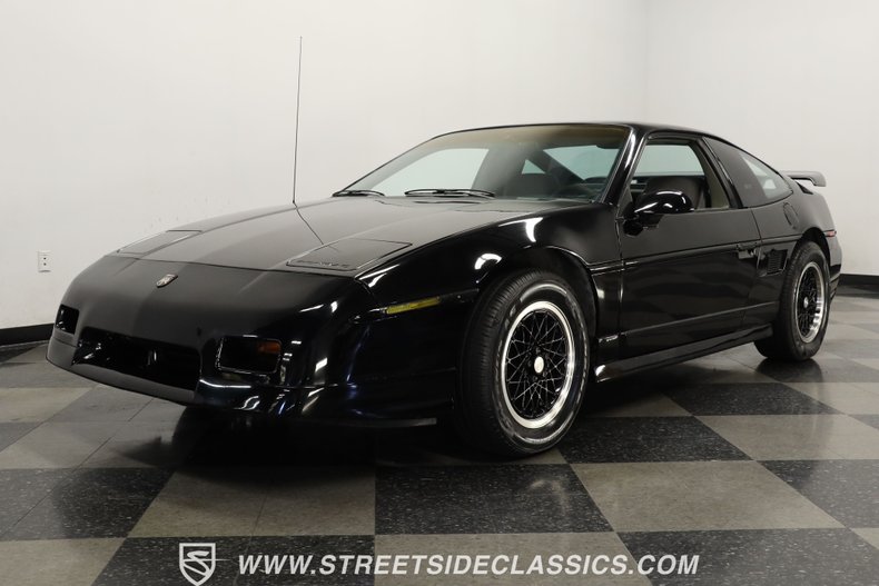 Pontiac-Fiero-1988-Black-Gray-30