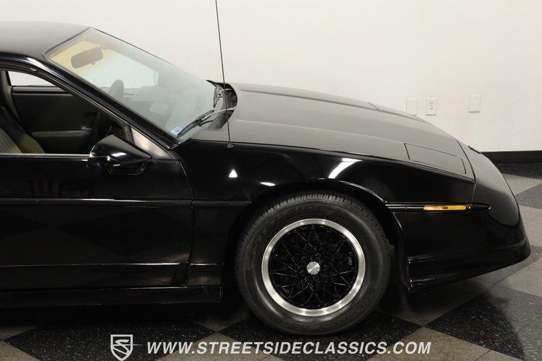 Pontiac-Fiero-1988-Black-Gray-36