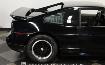 Pontiac-Fiero-1988-Black-Gray-4