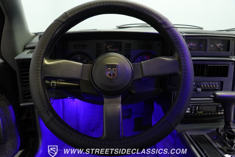Pontiac-Fiero-1988-Black-Gray-44