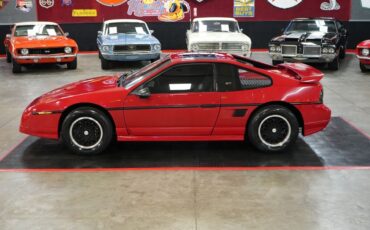 Pontiac-Fiero-1988-Coupe-10