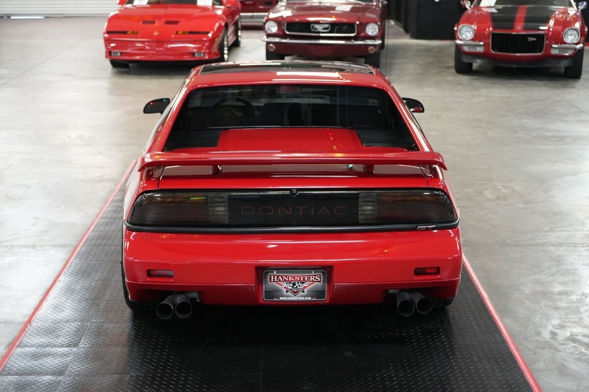 Pontiac-Fiero-1988-Coupe-13