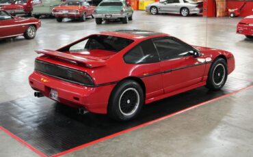 Pontiac-Fiero-1988-Coupe-14
