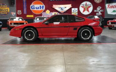 Pontiac-Fiero-1988-Coupe-19