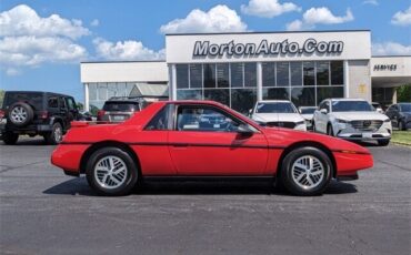 Pontiac-Fiero-1988-Coupe-2