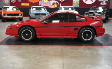 Pontiac-Fiero-1988-Coupe-2