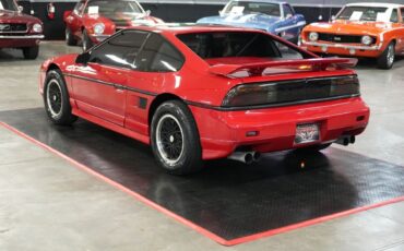 Pontiac-Fiero-1988-Coupe-3
