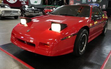 Pontiac-Fiero-1988-Coupe-30