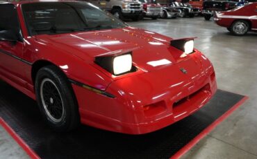 Pontiac-Fiero-1988-Coupe-32