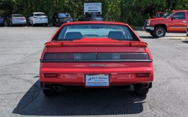 Pontiac-Fiero-1988-Coupe-4