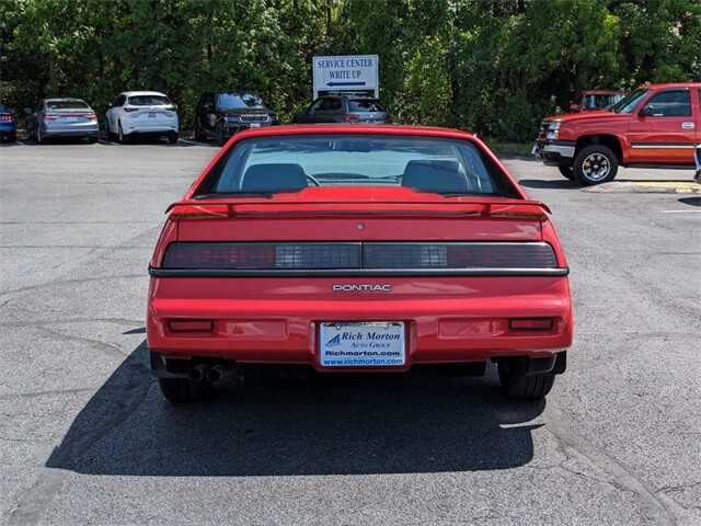 Pontiac-Fiero-1988-Coupe-4