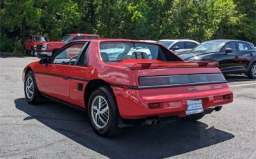 Pontiac-Fiero-1988-Coupe-5