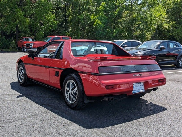 Pontiac-Fiero-1988-Coupe-5