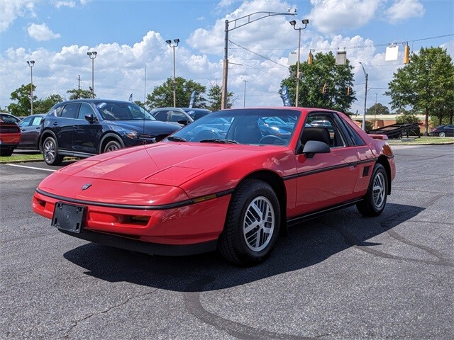 Pontiac-Fiero-1988-Coupe-7
