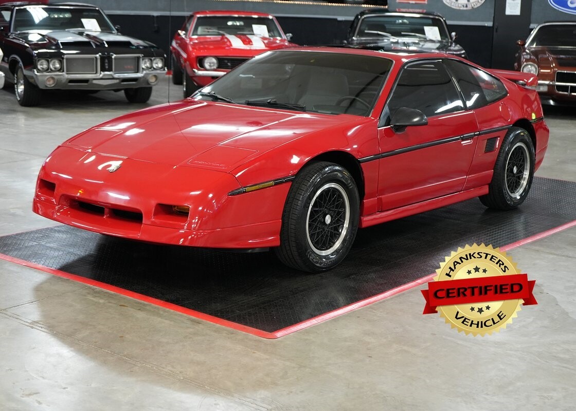 Pontiac-Fiero-1988-Coupe