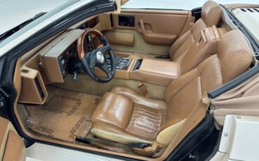 Pontiac-Fiero-1988-Pearl-White-Saddle-2