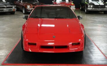 Pontiac-Fiero-1988-Red-Gray-21